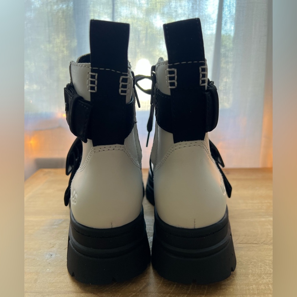 New UGG Ashton Lace Up In White Women’s Size 7 - Picture 5 of 14